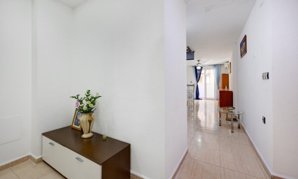 Resale - Apartment - Torrevieja - Playa del cura