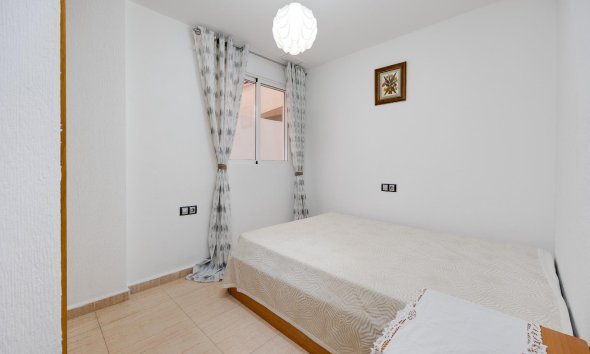 Resale - Apartment - Torrevieja - Playa del cura