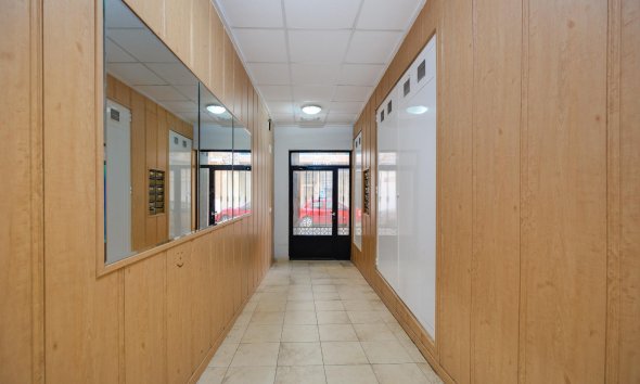 Resale - Apartment - Torrevieja - Playa del cura