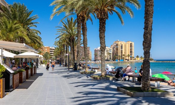 Resale - Apartment - Torrevieja - Playa del cura