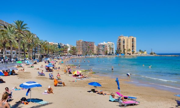 Resale - Apartment - Torrevieja - Playa del cura