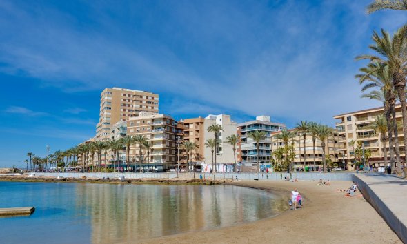Resale - Apartment - Torrevieja - Playa del cura