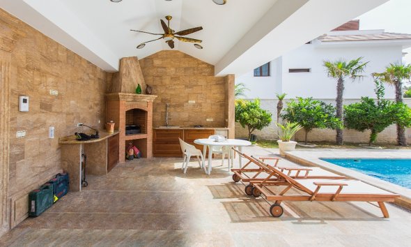 Resale - Villa - Orihuela Costa - Cabo Roig