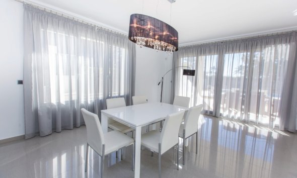 Resale - Villa - Orihuela Costa - Cabo Roig