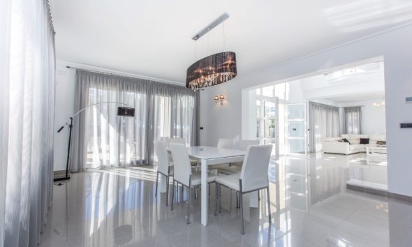 Resale - Villa - Orihuela Costa - Cabo Roig