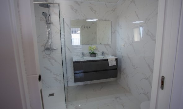 Rynek Pierwotny - Willa - Los Montesinos - La Herada