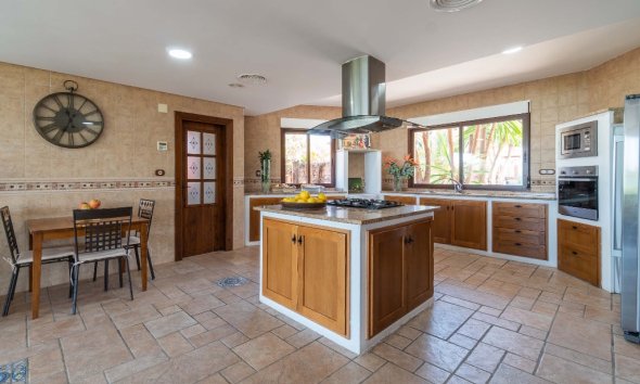 Resale - Villa - Costa Blanca - Orihuela Costa