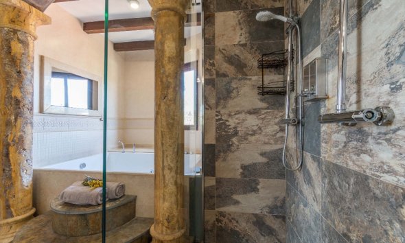 Resale - Villa - Costa Blanca - Orihuela Costa