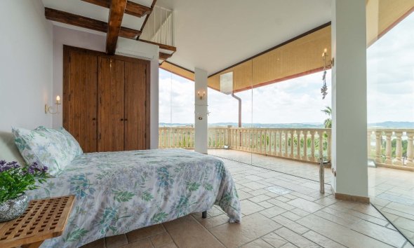 Resale - Villa - Costa Blanca - Orihuela Costa