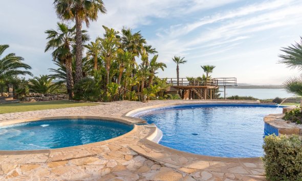 Resale - Villa - Costa Blanca - Orihuela Costa
