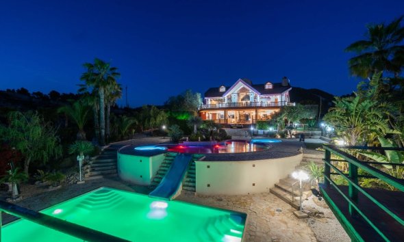 Resale - Villa - Costa Blanca - Orihuela Costa