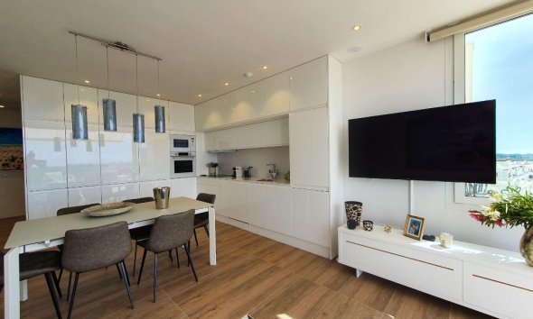 Resale - Apartment - Las Colinas - Las Colinas Golf