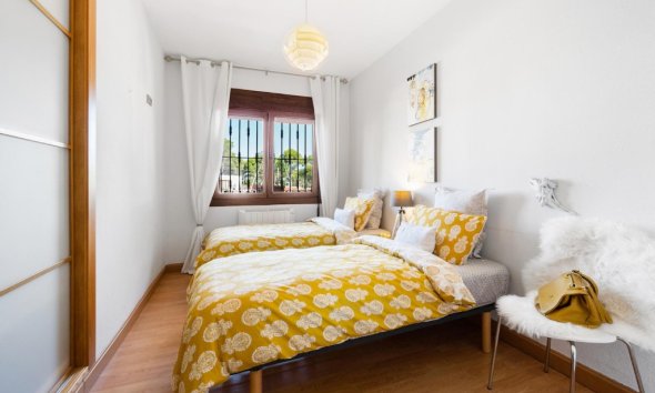 Reventa - Villa - Torrevieja - Los Balcones