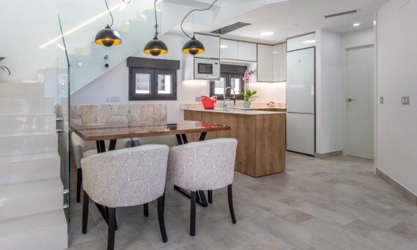 Rynek Pierwotny - Willa - La Mata