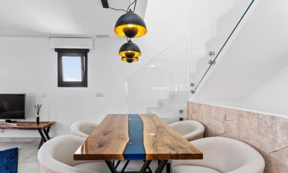 Rynek Pierwotny - Willa - La Mata