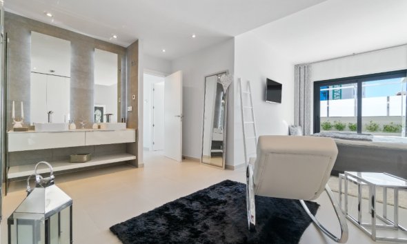 Resale - Villa - Orihuela Costa - Dehesa De Campoamor