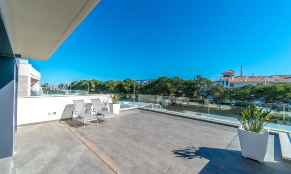 Resale - Villa - Orihuela Costa - Dehesa De Campoamor