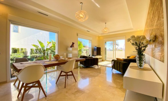 Resale - Villa - Orihuela Costa - La Zenia