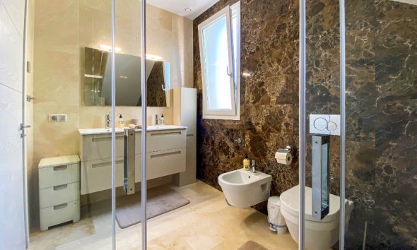 Resale - Villa - Orihuela Costa - La Zenia