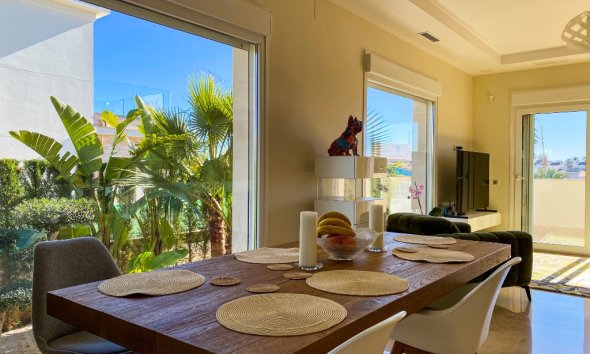 Resale - Villa - Orihuela Costa - La Zenia