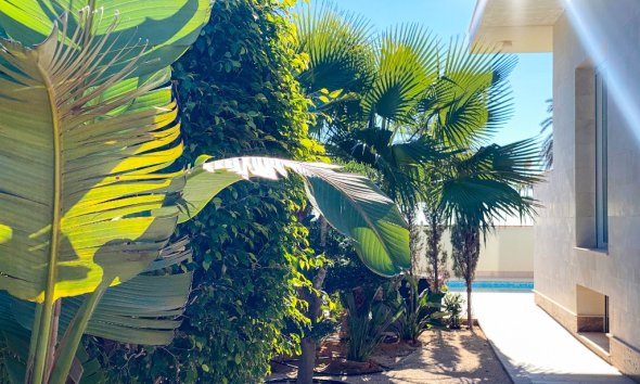 Resale - Villa - Orihuela Costa - La Zenia