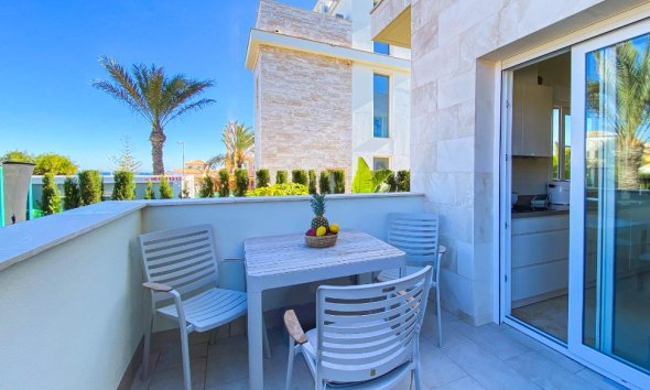 Resale - Villa - Orihuela Costa - La Zenia