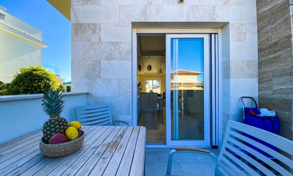 Resale - Villa - Orihuela Costa - La Zenia