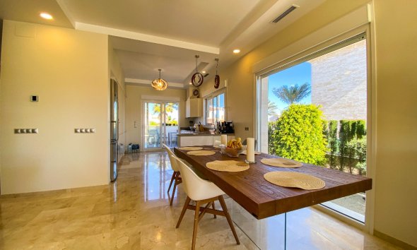 Resale - Villa - Orihuela Costa - La Zenia