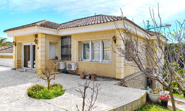 Resale - Villa - Orihuela Costa - Dehesa De Campoamor