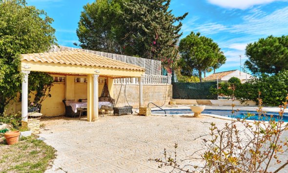 Resale - Villa - Orihuela Costa - Dehesa De Campoamor