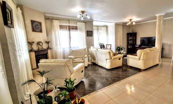 Rynek Wtórny - Willa - Ciudad Quesada