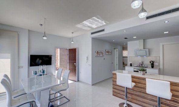 Rynek Pierwotny - Willa - San Miguel de Salinas