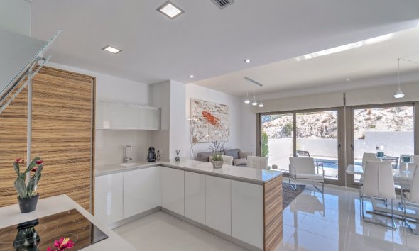 Rynek Pierwotny - Willa - San Miguel de Salinas