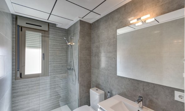 Rynek Pierwotny - Willa - San Miguel de Salinas