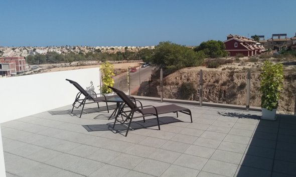 Rynek Pierwotny - Willa - San Miguel de Salinas