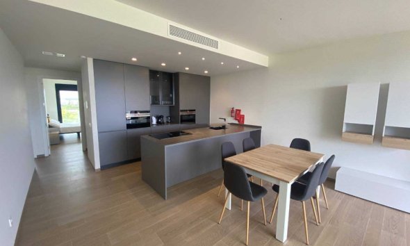 Reventa - Apartamento - Las Colinas - Las Colinas Golf