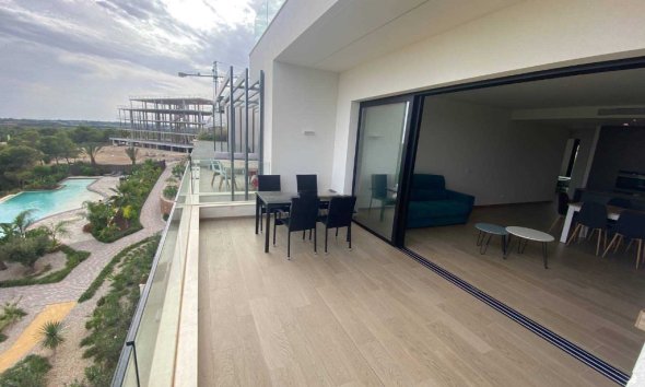 Reventa - Apartamento - Las Colinas - Las Colinas Golf