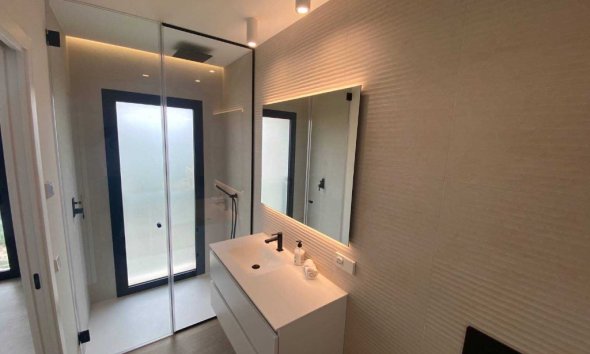 Reventa - Apartamento - Las Colinas - Las Colinas Golf