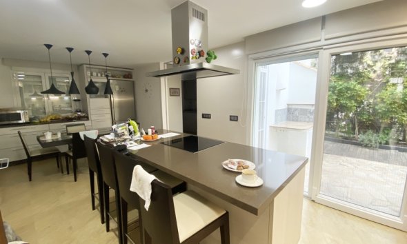 Resale - Villa - Orihuela Costa - Dehesa De Campoamor