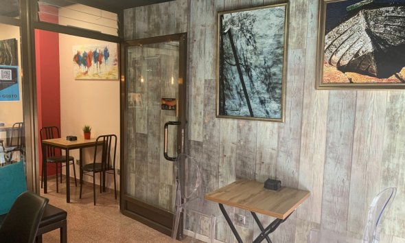 Resale - Commercial premises / Commercial unit / Retail space - Alicante