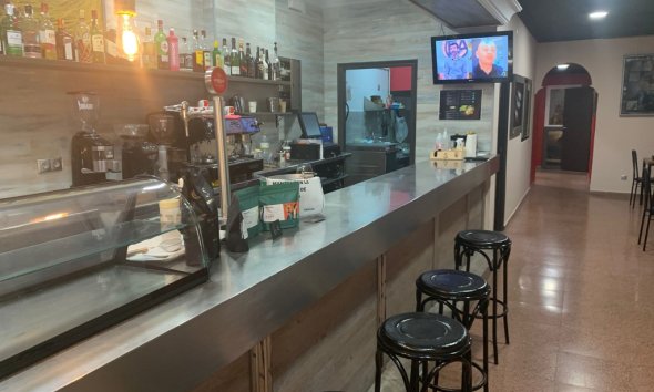 Resale - Commercial premises / Commercial unit / Retail space - Alicante