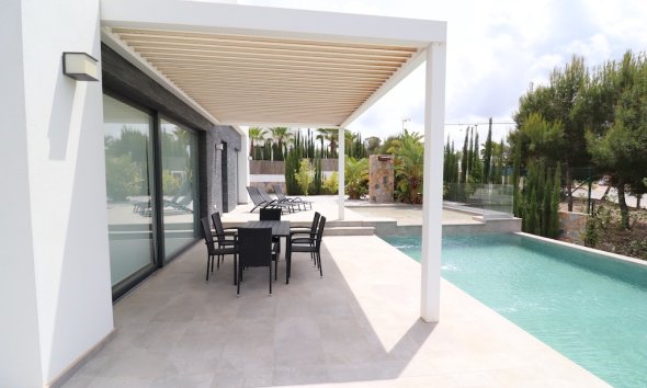 Resale - Villa - Las Colinas - Las Colinas Golf