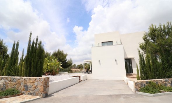 Resale - Villa - Las Colinas - Las Colinas Golf