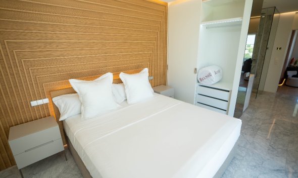 Resale - Apartment - Las Colinas - Las Colinas Golf