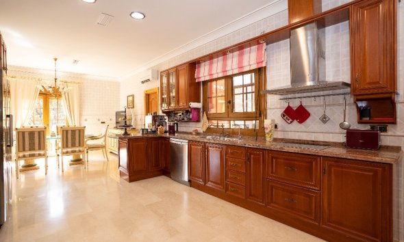 Resale - Villa - Orihuela Costa - Campoamor