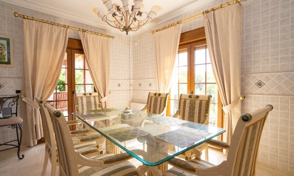 Resale - Villa - Orihuela Costa - Campoamor