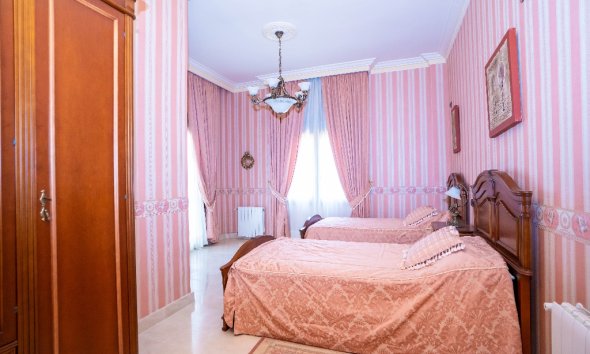 Resale - Villa - Orihuela Costa - Campoamor