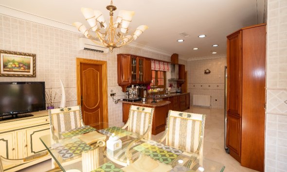 Resale - Villa - Orihuela Costa - Campoamor