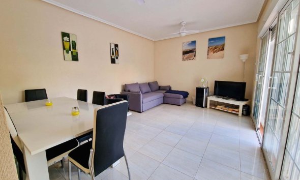 Resale - Villa - Orihuela Costa - Playa Flamenca