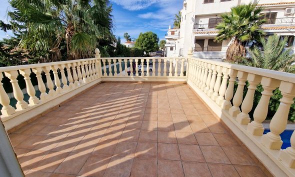 Resale - Villa - Orihuela Costa - Playa Flamenca